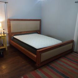 solid wood king size bed 