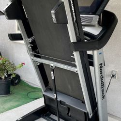 NordicTrack Commercial 2950 Treadmill