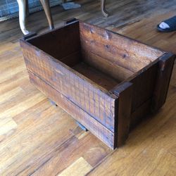 Reclaimed wood crate