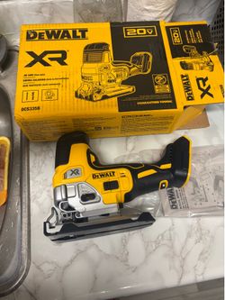 Brand New DEWALT 20V MAX XR Barrel Grip Jigsaw (Tool Only)