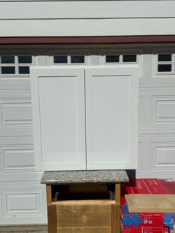 36”x36” shaker white upper cabinet