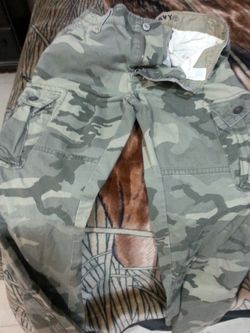 Old navy army pants. Size 32x32. $6