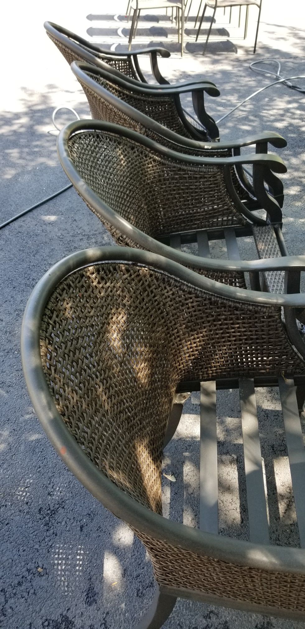 Set of 4 patio chairs
