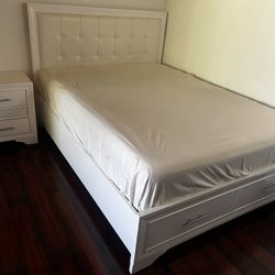 Queen Bed White 