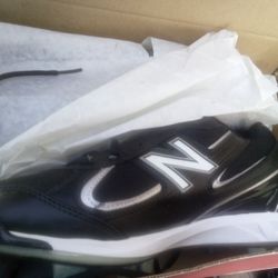 NB Baseball Cleats 