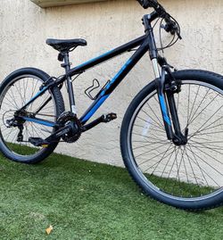 Trek 820 Mountain Bike - 16 inch frame -26 inch tires -Local Delivery for a Fee -See My Otherπ΄ββοΈπ΄
