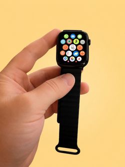 Apple Watch SE (1st Gen) 44mm – Space Gray – GPS + Cellular
