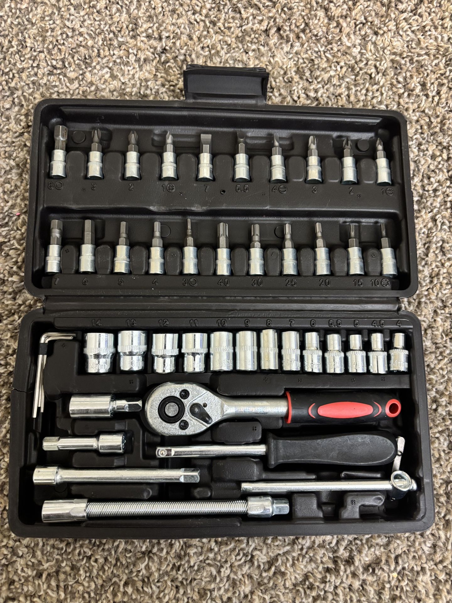 New 46-pcs socket wrench set 1/4” – never used