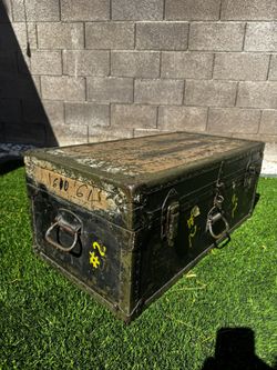 Vintage 1961 U.S. Army Officer Foot Locker Trunk Vietnam Era Solid Wood Heavy 32x16x13.6