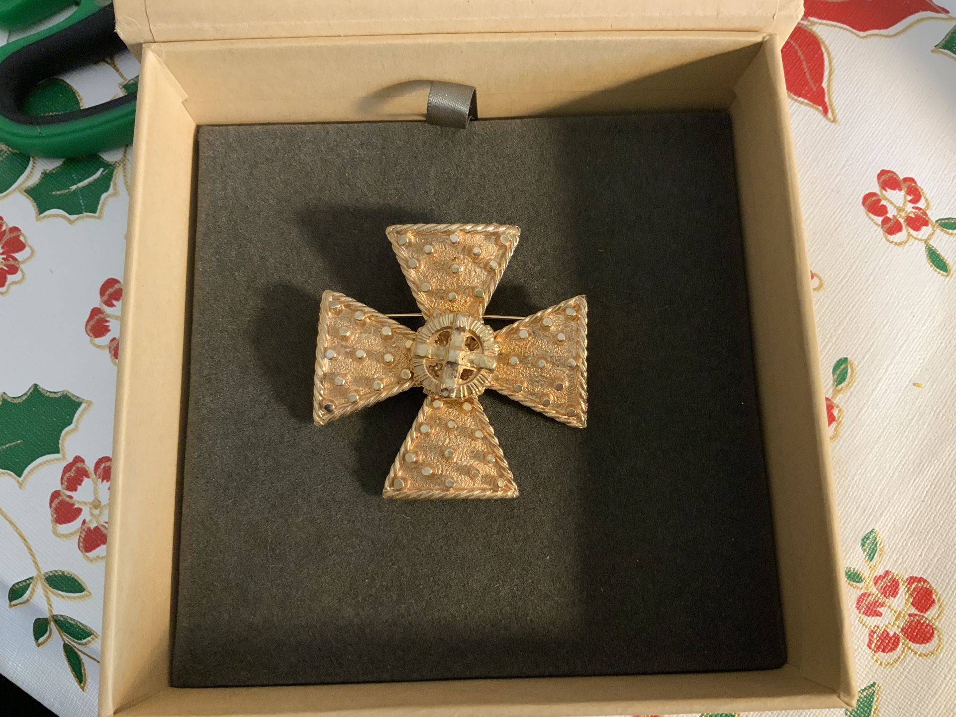 Maltese Cross  Goldtone Brooch 