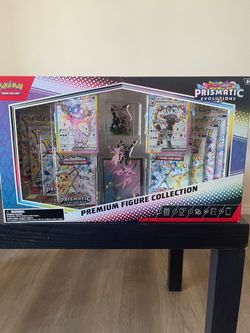 Prismatic Evolution Premium figure collection