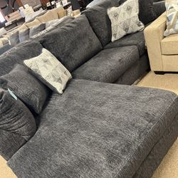 Ultra Comfy Cozy Deep Chaise Couch!