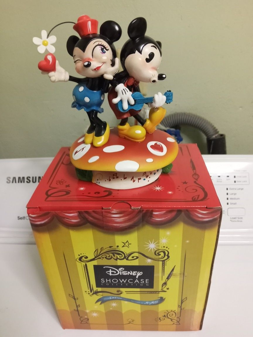 Disney Showcase World Of Miss Mindy Mickey And Mickey Retro Figurine