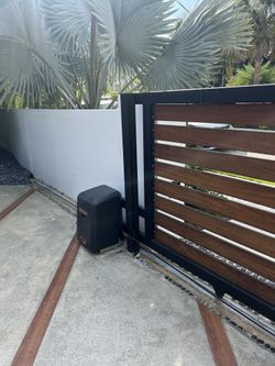 Portones Eléctricos / Sliding Gate Opener