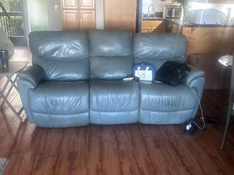 Free couch free stuff/ pick up in Newport Beach