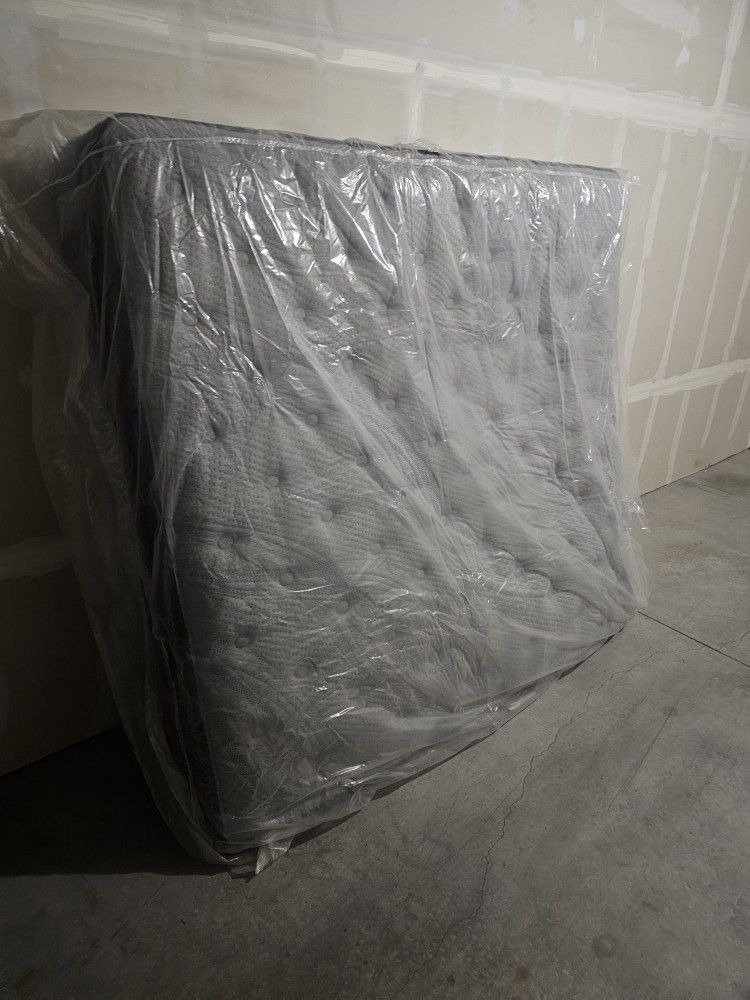 Serta Perfect Sleeper King Size Mattress