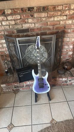 🎶 Ibanez Geo miKro Style Strat guitar. Includes Amplifier, gig bag, guitar strap, cord and picks.