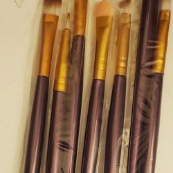 PURPLE MAKE UP BRUSHES