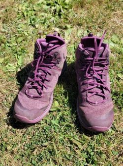 Keen Hiking Boots 9.5