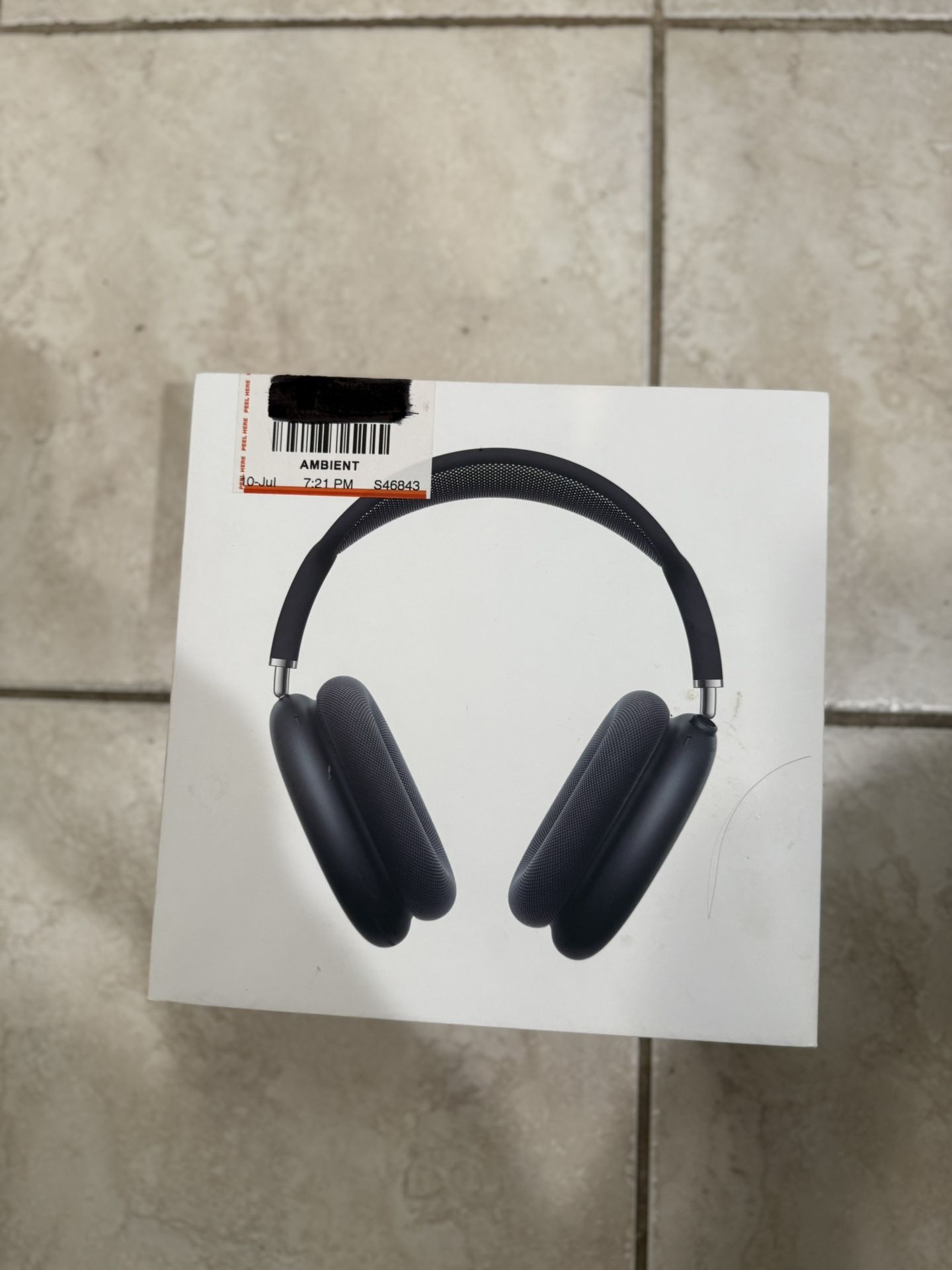 AirPods Max with case