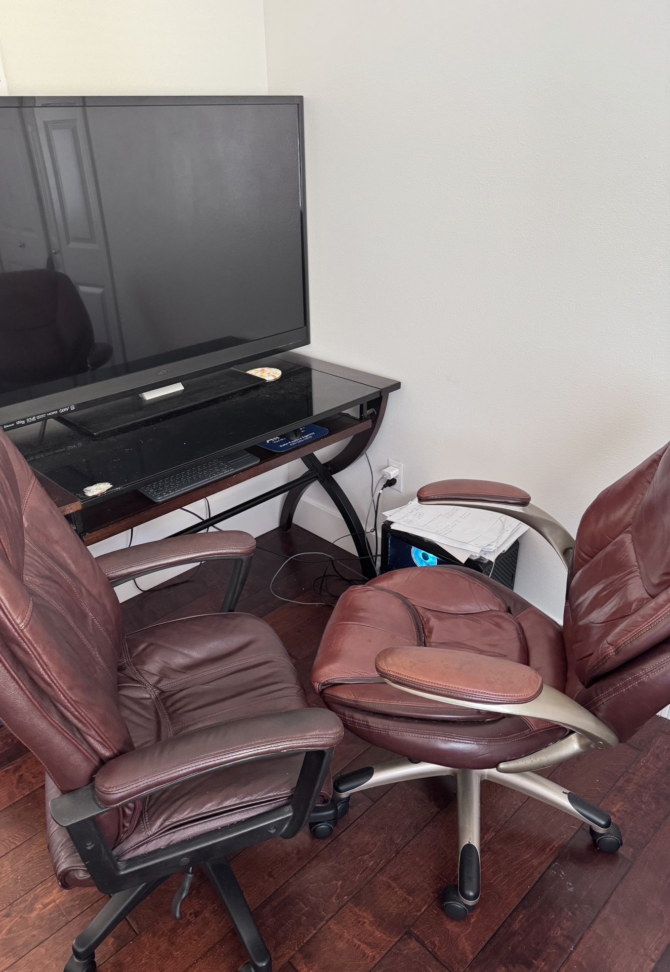 Office Chairs And Desk