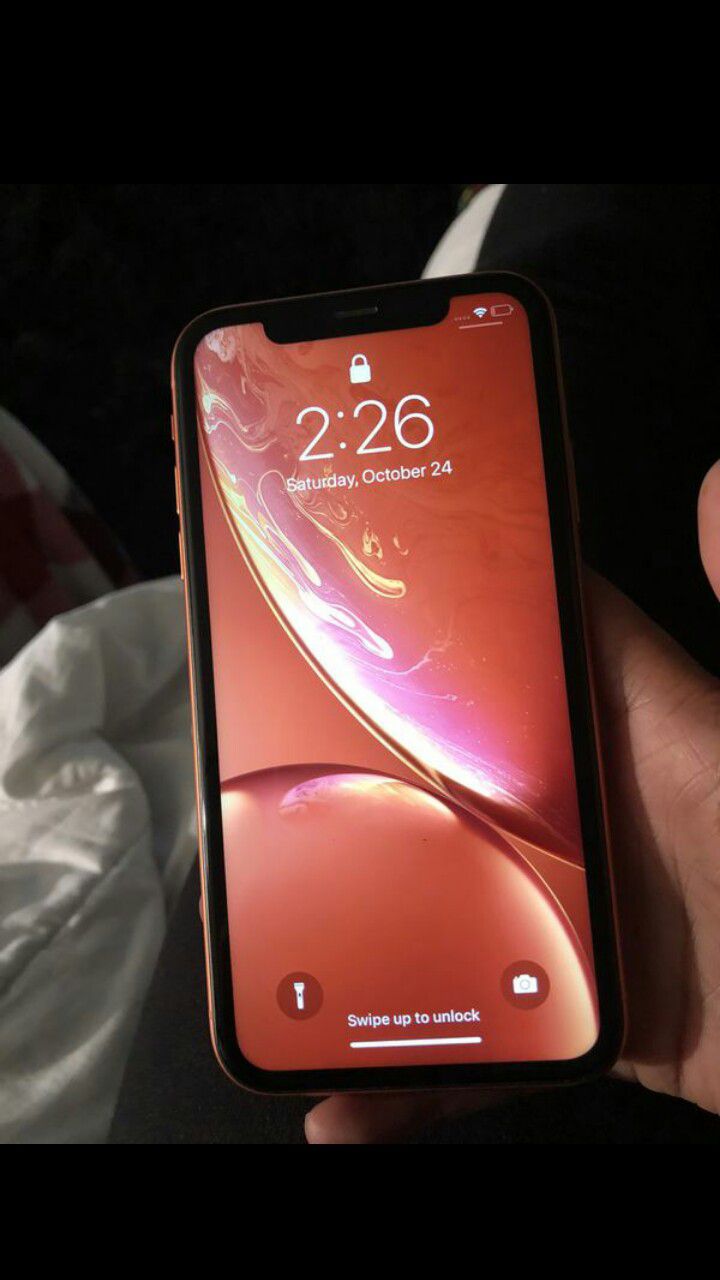 Unlocked iPhone XR 64 gigs great condition