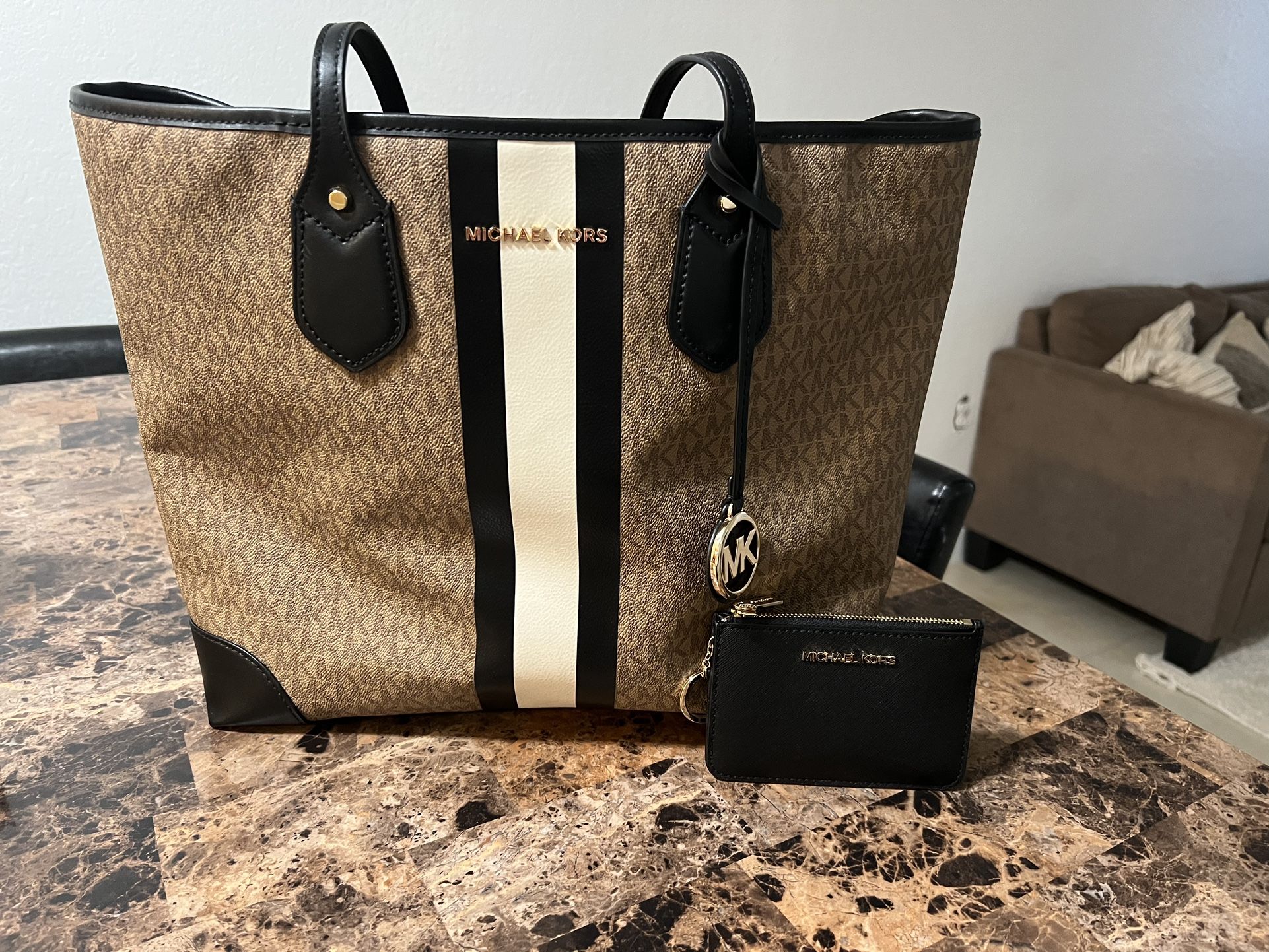 Michael Kors Purse With Wallet