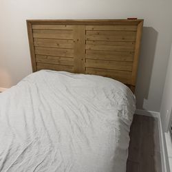 City Furniture King  platform wood bed