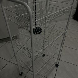 Carrito De 4 Niveles Con Ruedas 