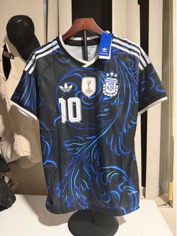 Brand new Argentina 2026 Messi jersey size medium and large !