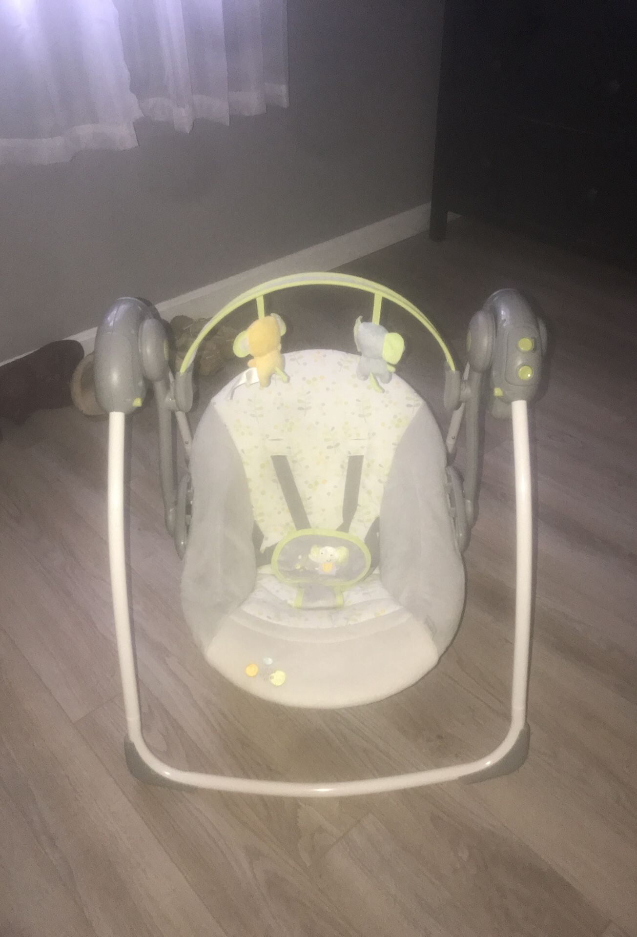 Baby swing
