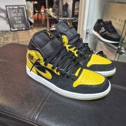 Jordan 1 Mid Retro Black And Yellow