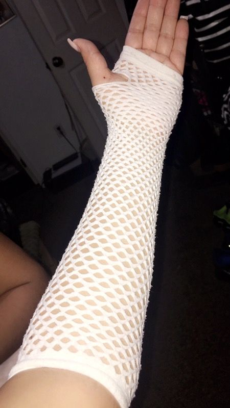 Fishnet hand warmers