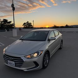 Hyundai Elantra 2017