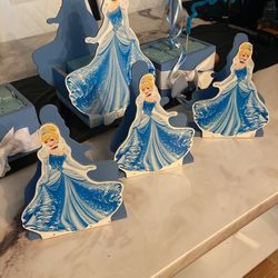 Napikins Holders And 3 Cinderella. Center Pieces