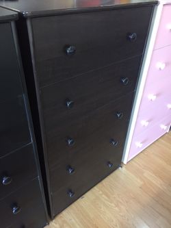 2 Knob Dresser