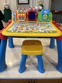 Touch And Learn Activity Desk Deluxe