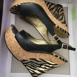 Beverly Feldman Hatteras black wedge size 7m