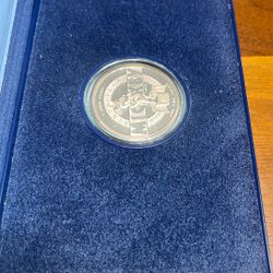 Limited Edition 1987 Disney Coin Rare