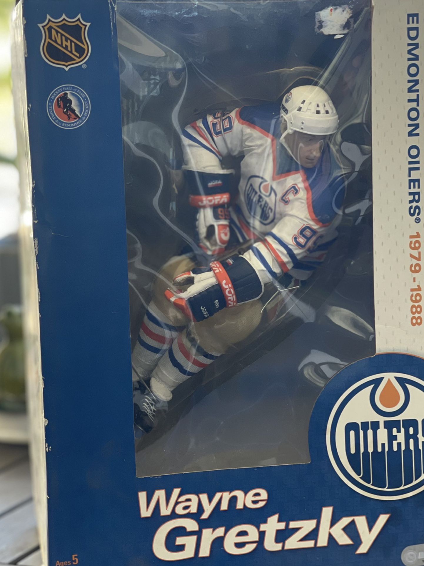 McFarlane Toys NHL Edmonton Oilers Sports Picks Deluxe Wayne Gretzky Action Figure