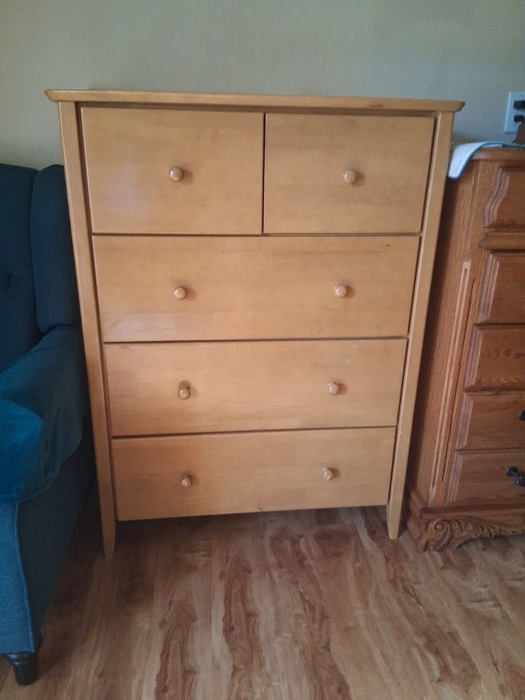 Wood 5 Drawer  Dresse