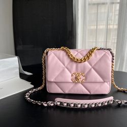 Lambskin Quilted Medium 19 Flap Light Pink  Size：26×16×9cm