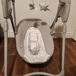 Graco Baby Slim Swing