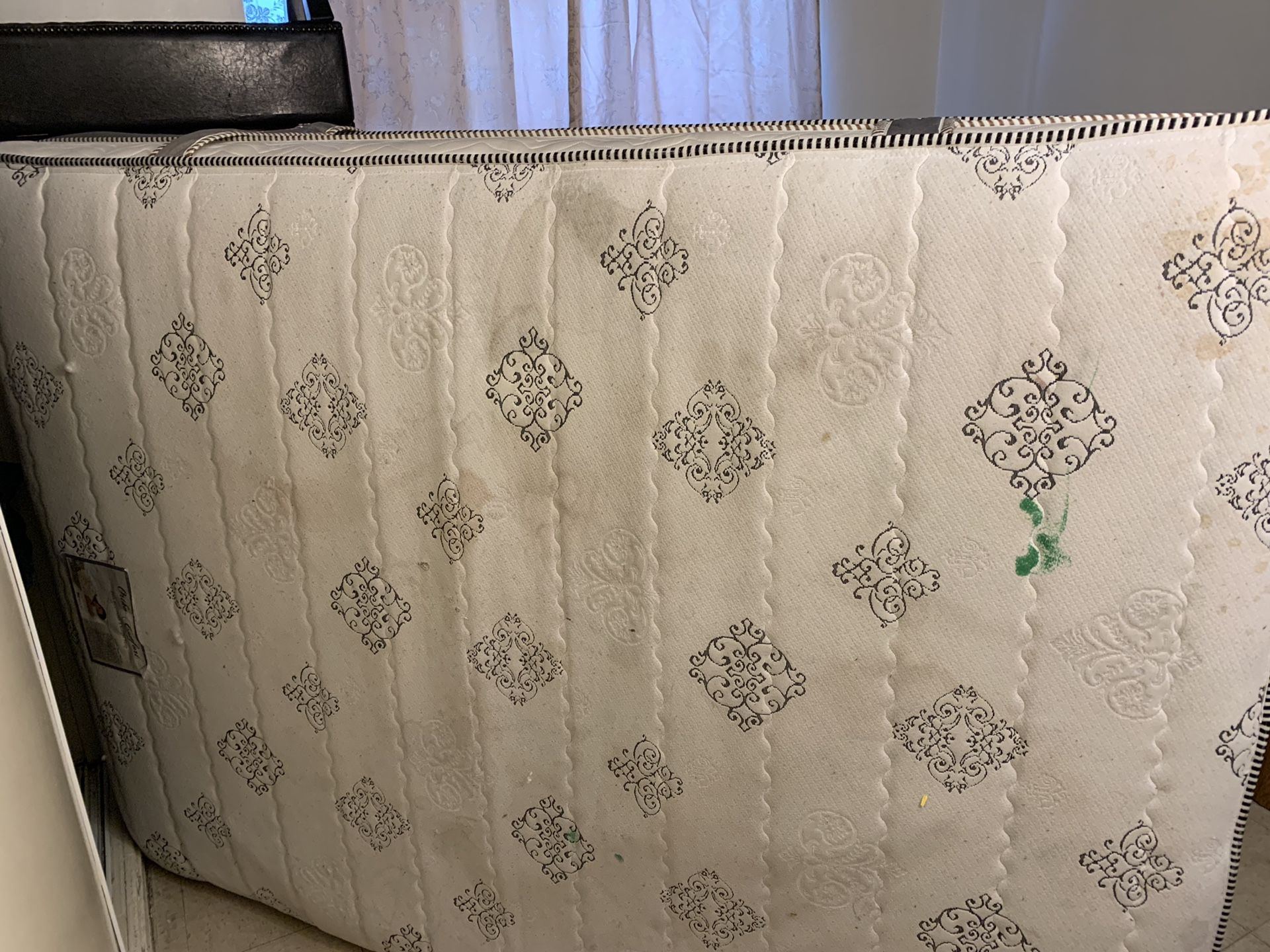 Free Queen mattress