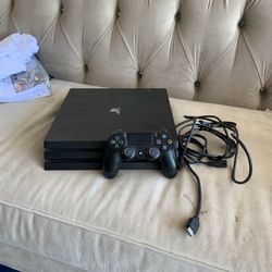 PlayStation 4 Pro w/Controller 