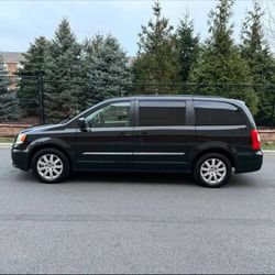 2014 Chrysler Town & Country Touring