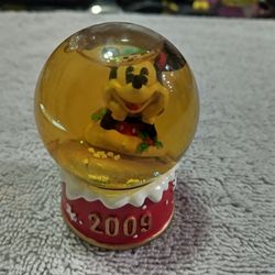 2009 DISNEY JC PENNEY MICKEY MOUSE MINI SNOW GLOBE
