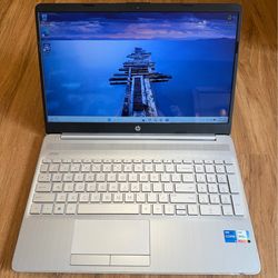 HP Pavilion 15 dw3 core i5 11th gen 16GB Ram 256GB SSD Windows 11  Pro 15.6” UHD Touch Screen Laptop with charger in Excellent Working condition!!!!! 