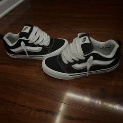 Vans Knu School size 7