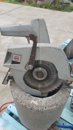 Black and Decker 7 and a quarter in circular saw corded